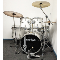 Used Pearl Export 80's 5 Piece Drum Kit w/Stands + Paiste/BTB20 14,16,20 Cymbals - White - Includes Warranty