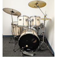 Used Pearl Export 90&#39;s 5 Piece Drum Kit w/Stands + 14, 16, 20 Cymbals - White - Includes Warranty